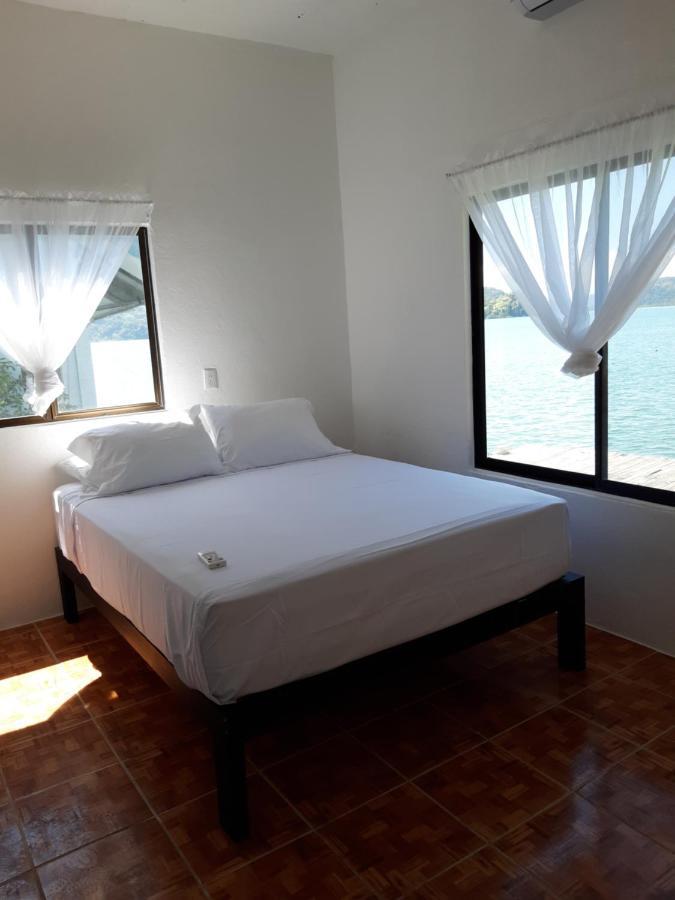 Vista Castillo Hotel Golfito Exterior photo